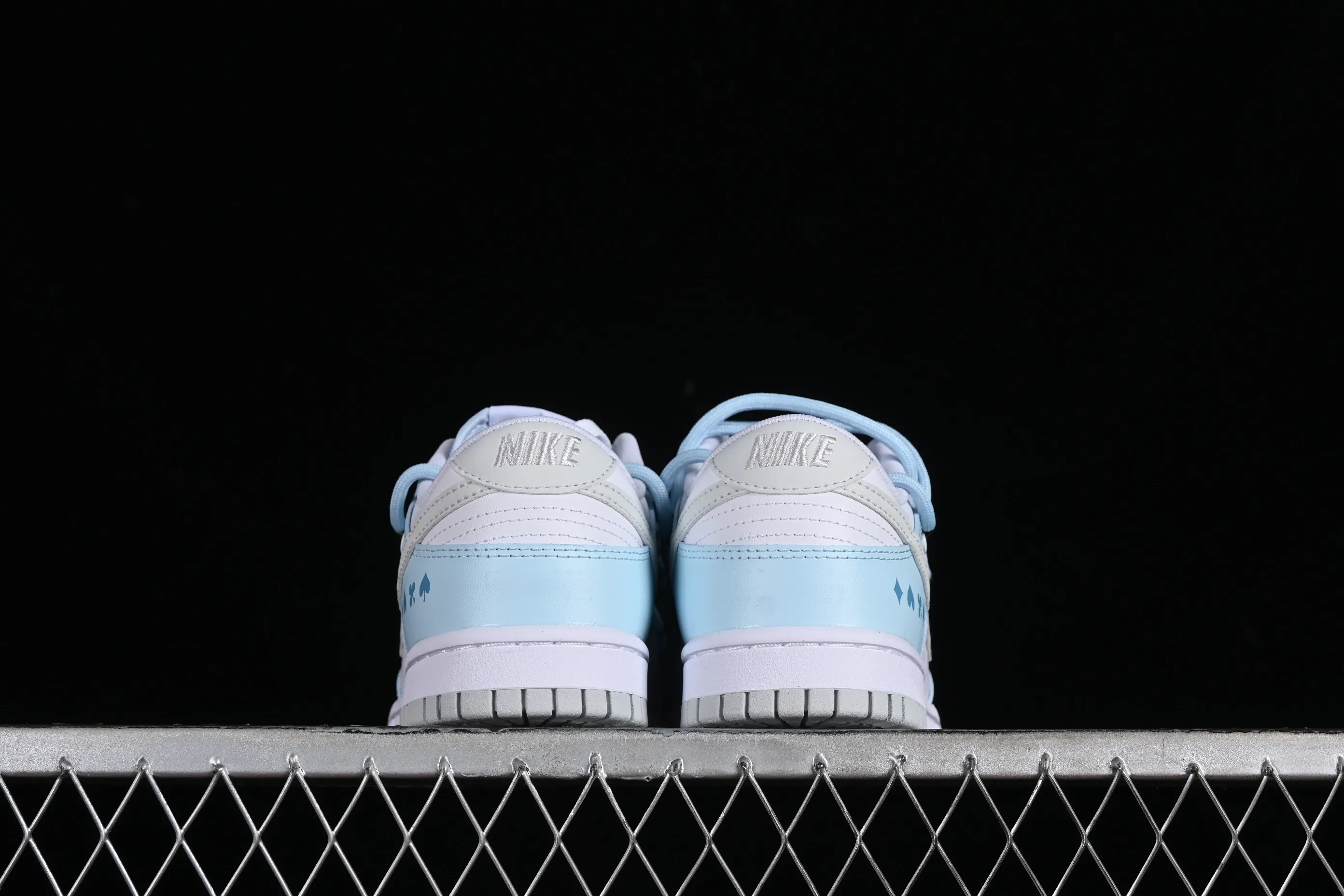 All categories Nk SB Dunk series Nk SB Dunk Low low-top sneakers Nk Dunk Low heart playing card graffiti American North Carolina blue SB strap low-top casual sneakers DV0831-101